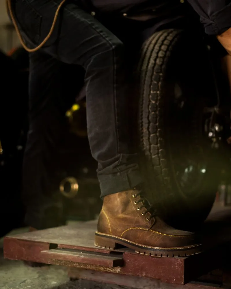 boots moc-toe tobacco brown
