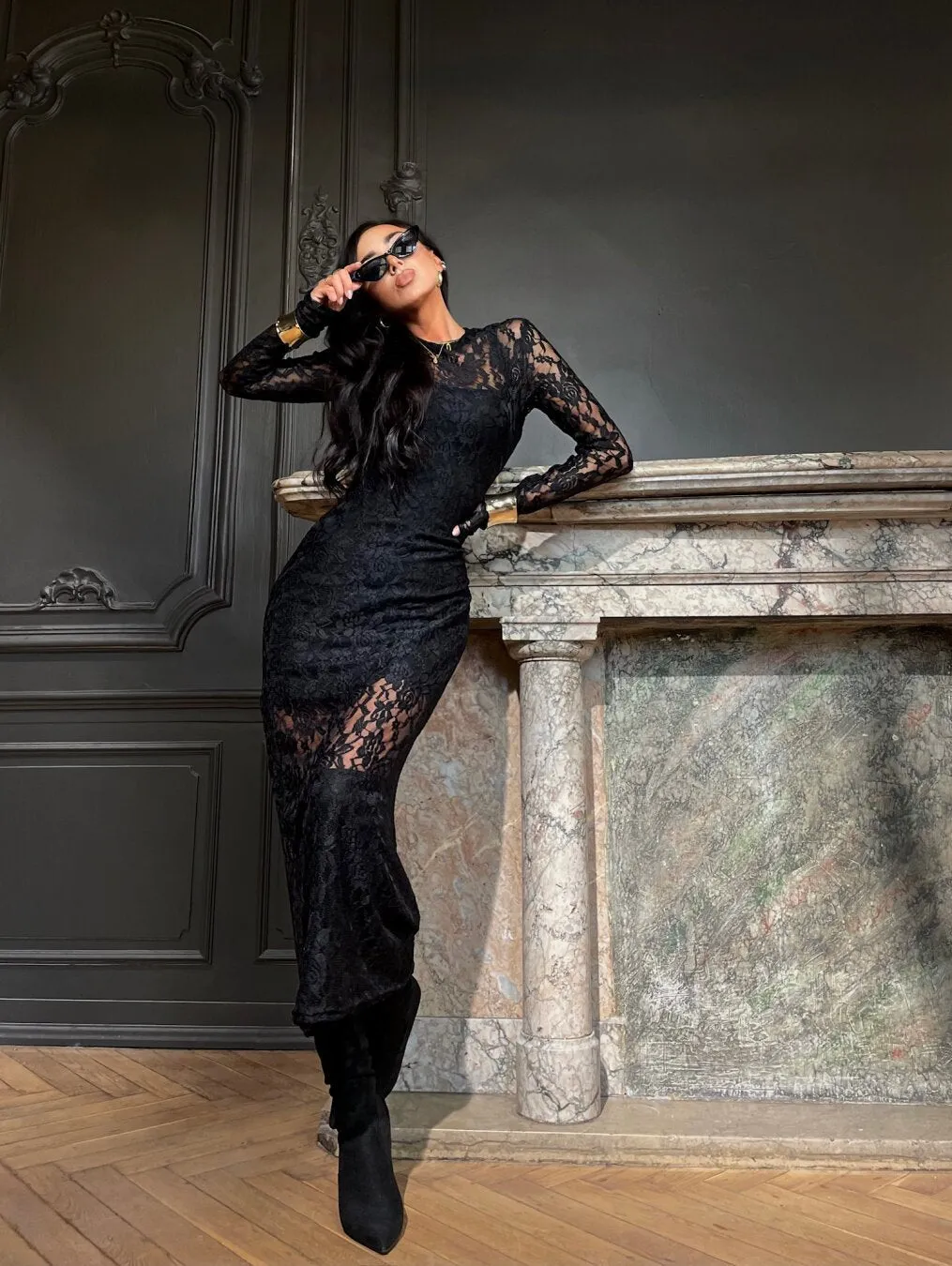 Elegant Round Neck Sheer Lace Bodycon Midi Dress