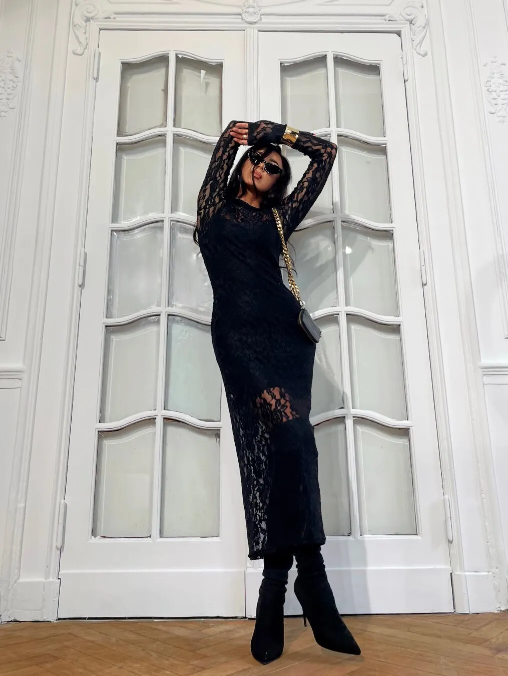Elegant Round Neck Sheer Lace Bodycon Midi Dress