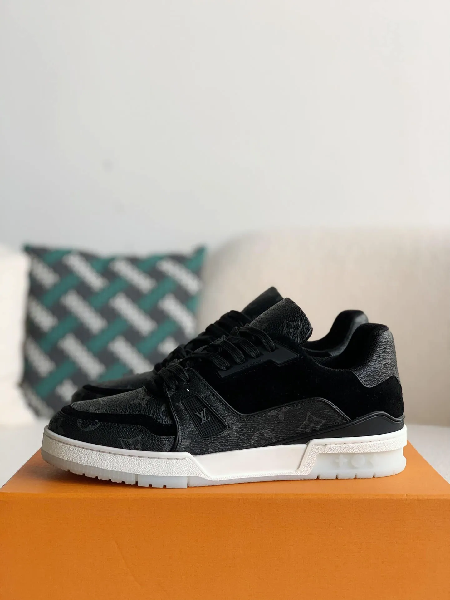 Louis Vuitton Trainer Black Monogram