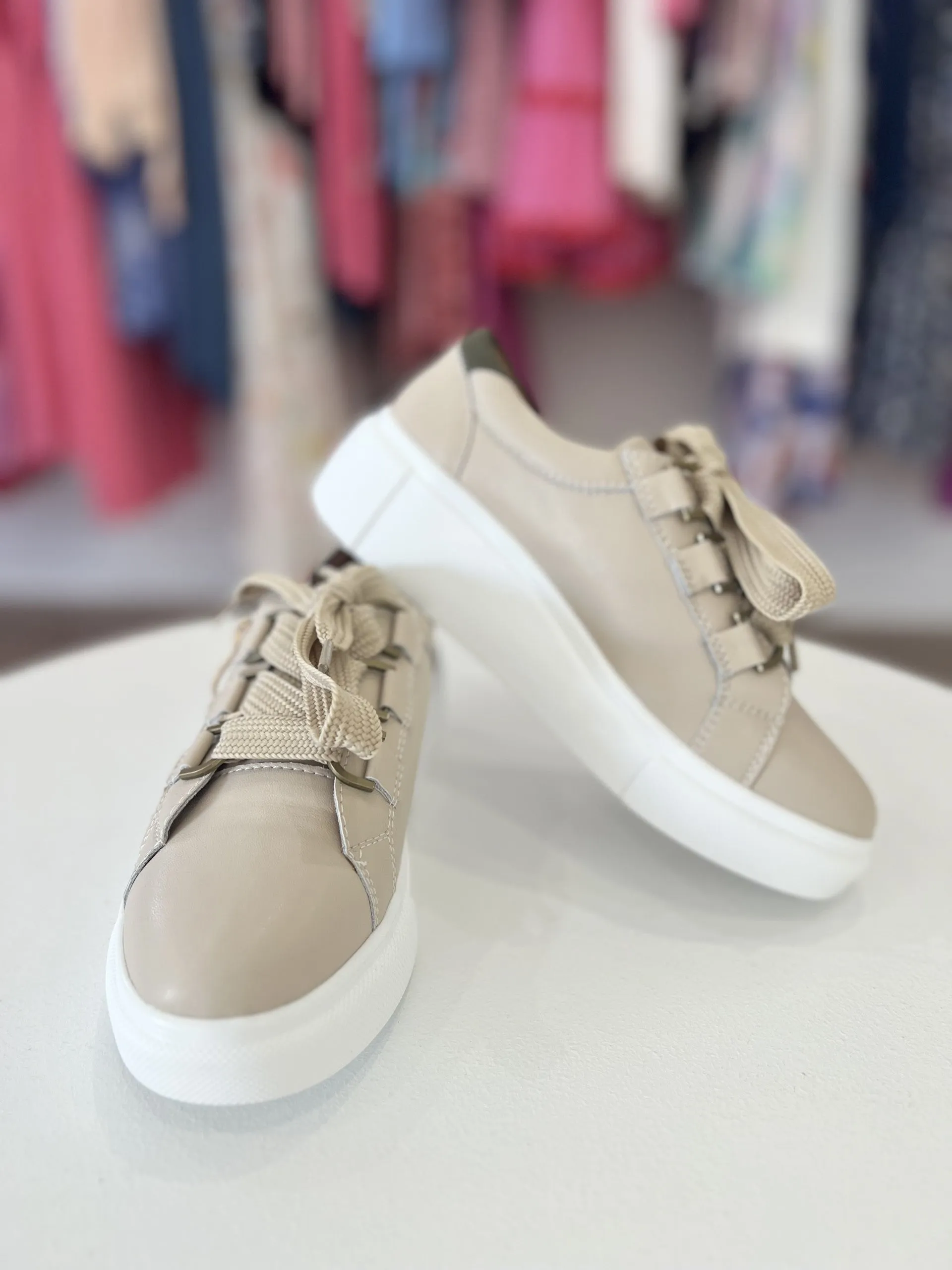 LUXURY TRAINER || NATURAL