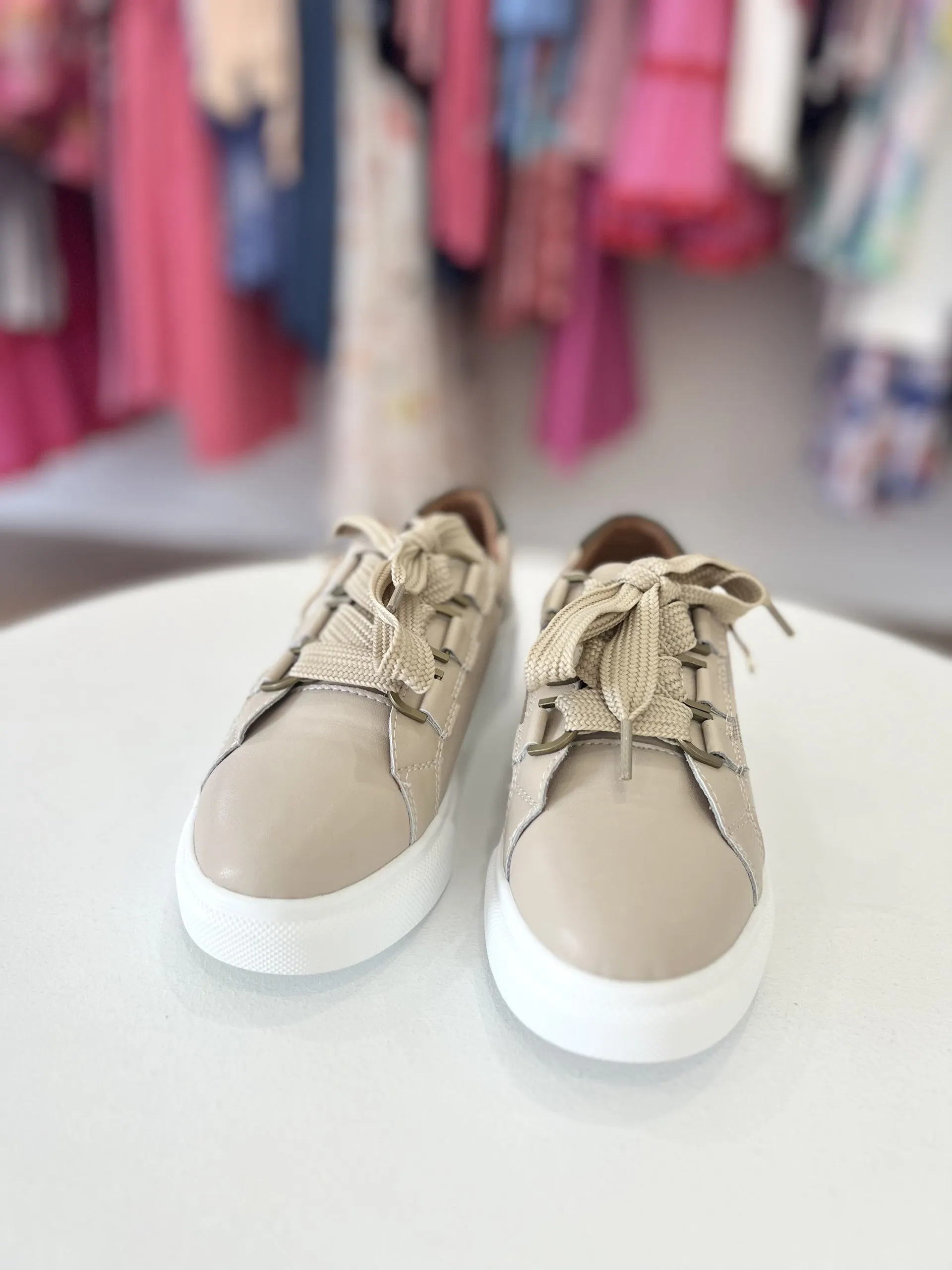 LUXURY TRAINER || NATURAL