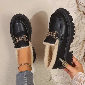 Marly | Zwarte Loafer met Fluffy Voering en Gouden Kettingdetail