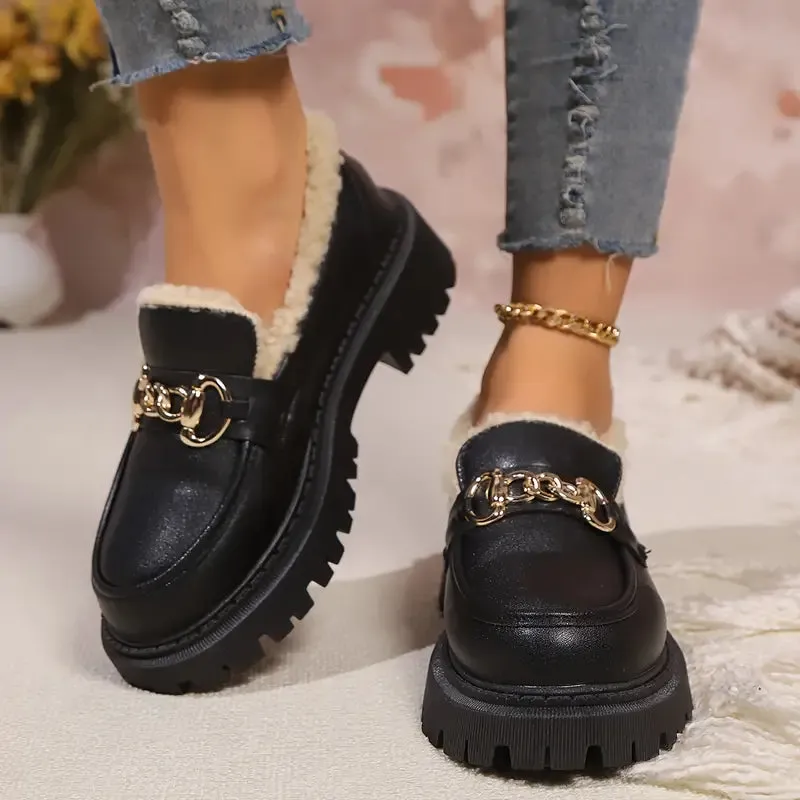 Marly | Zwarte Loafer met Fluffy Voering en Gouden Kettingdetail