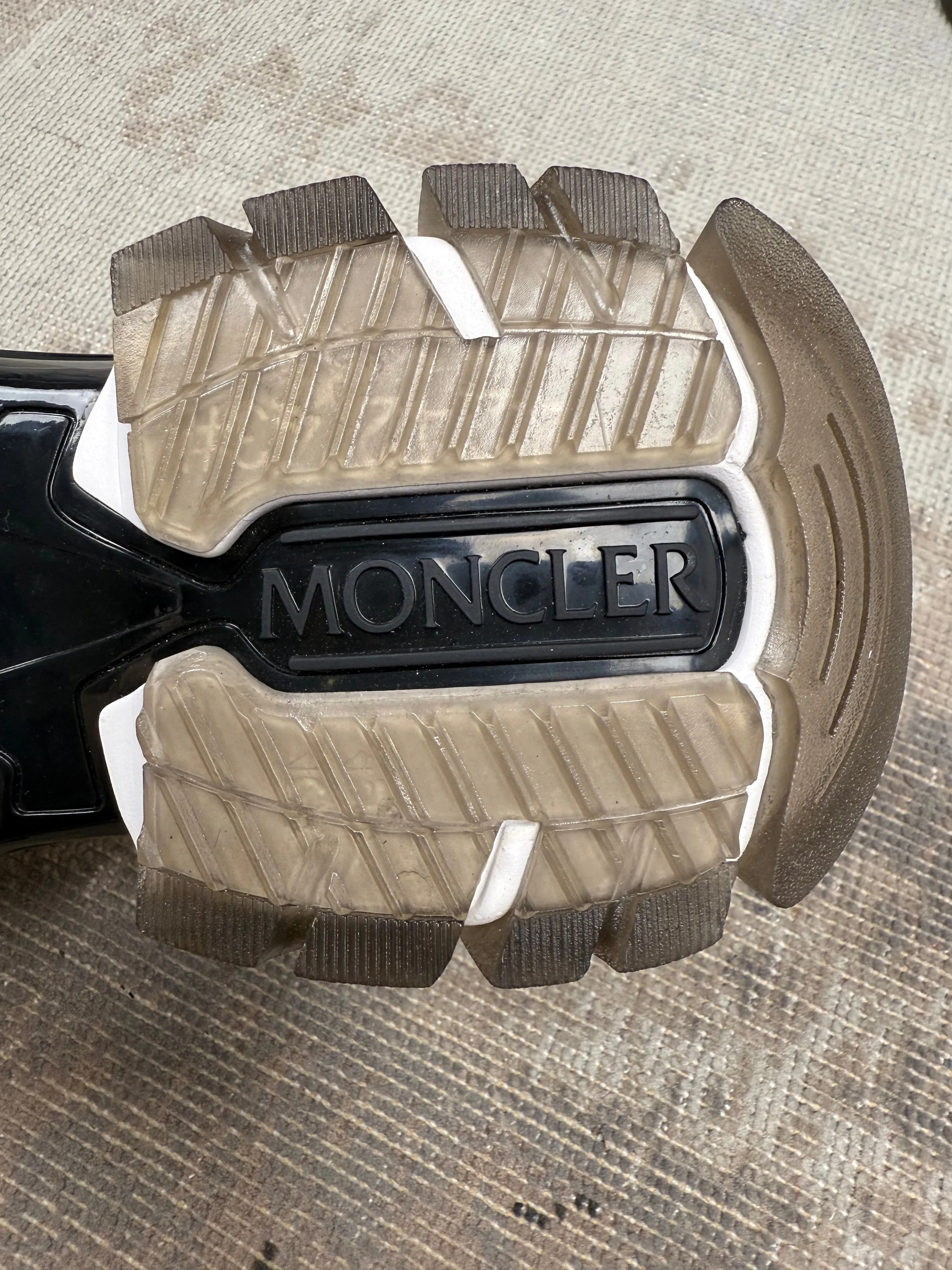 Moncler Leave No Trace Trainer - White / Black (Unused)