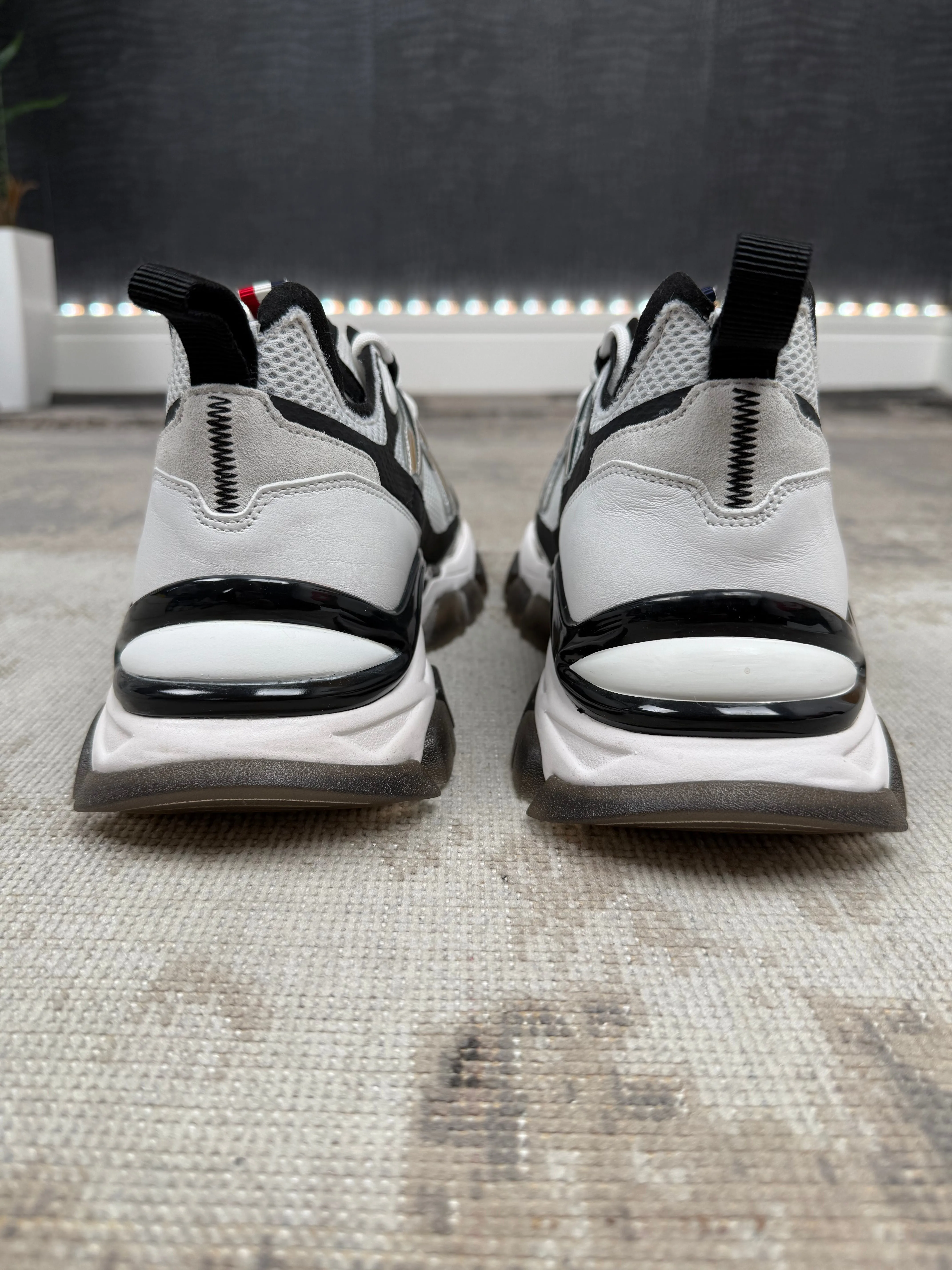 Moncler Leave No Trace Trainer - White / Black (Unused)