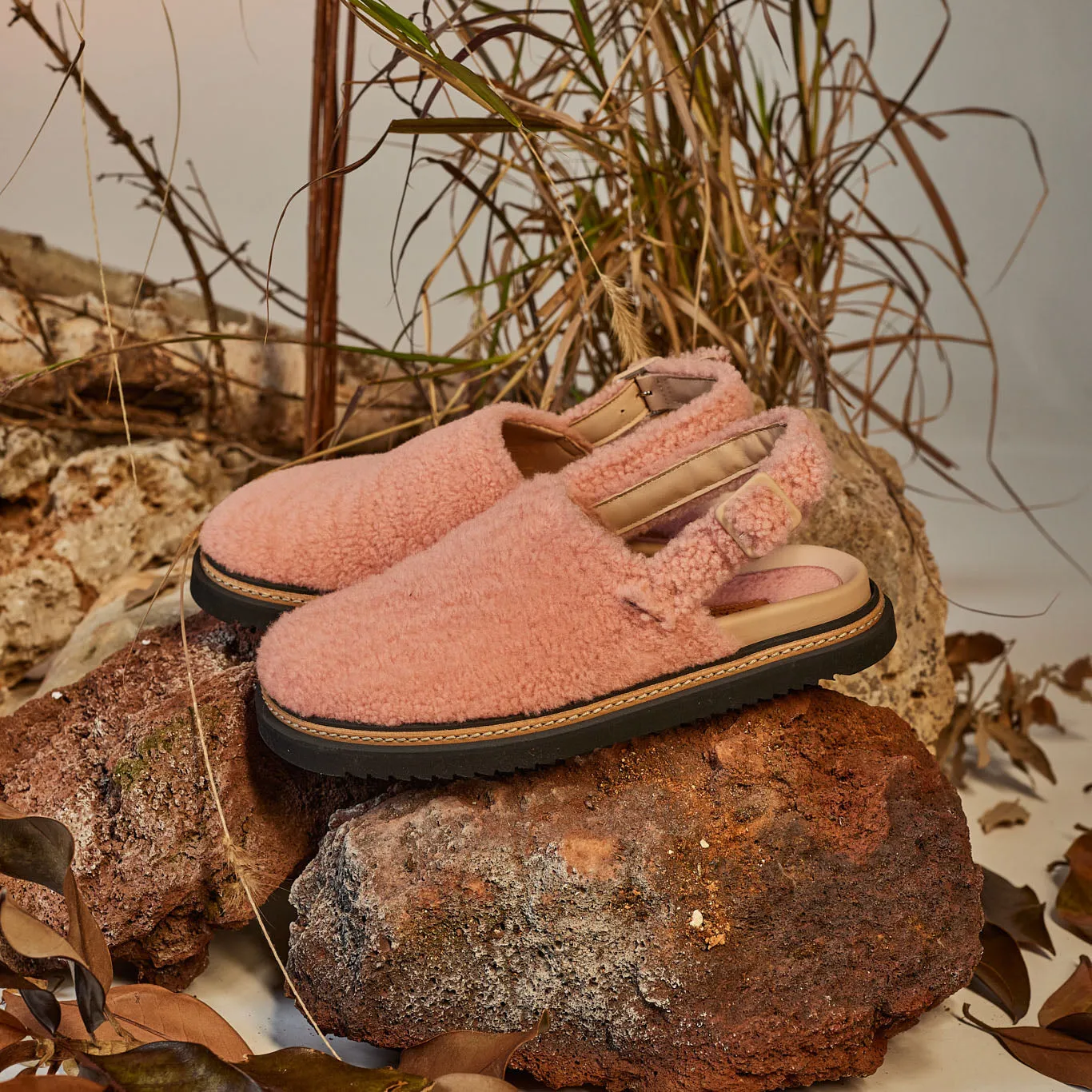 NEVADA  PINK SHEARLING MULES